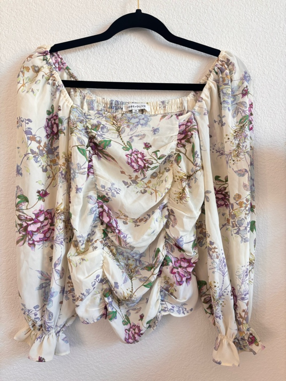 Rose & Olive Cream Floral Ruched Blouse